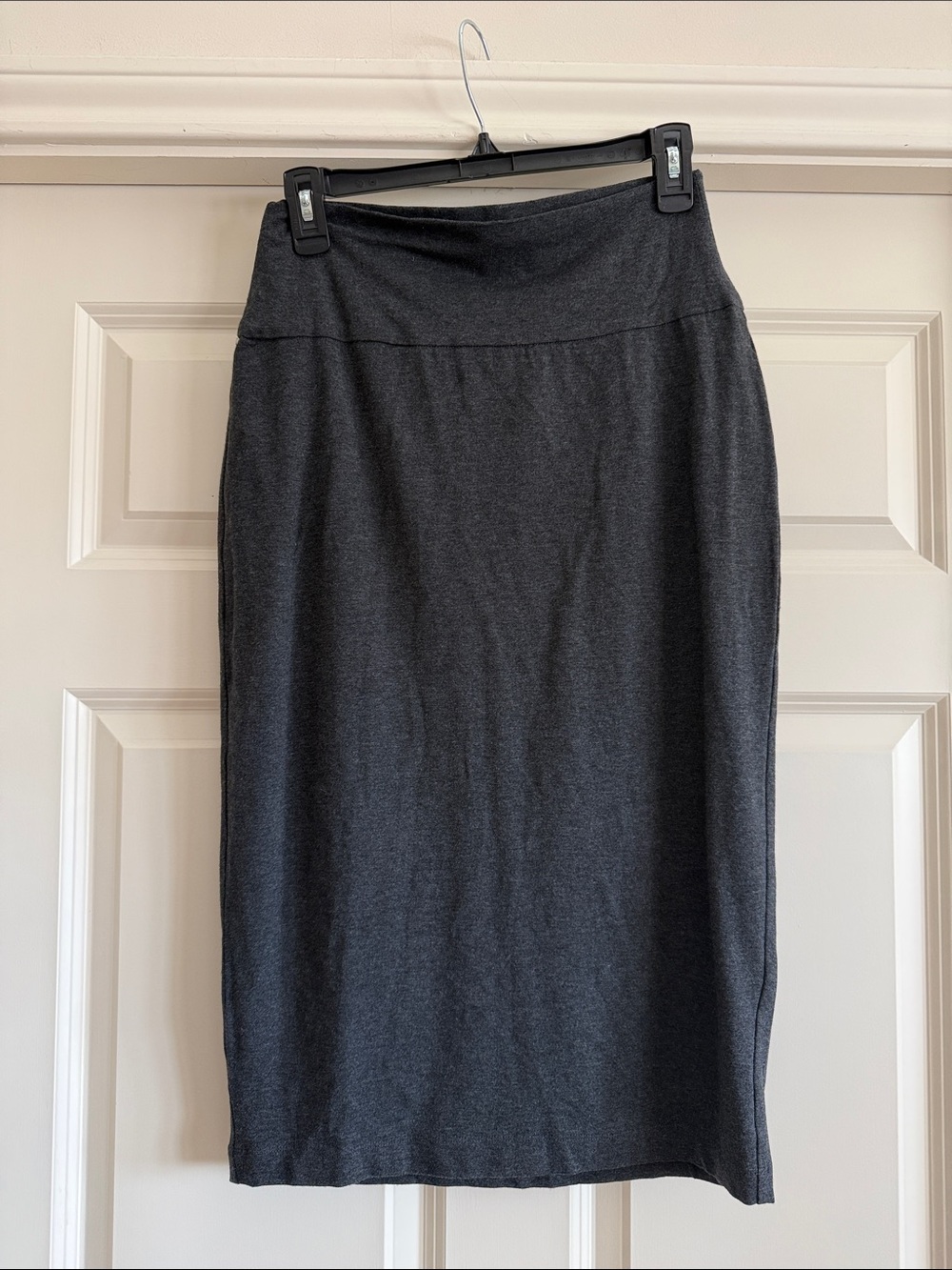 Eileen Fisher Pencil skirt like new size SP
Charcoal